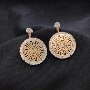 Golden Color Earring. Made In China.
