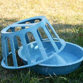 2 Patterns Chicken Feeder Water Drinker Farm Pet Supplies Poultry Pet Pheasant Feeding Tool - Blue